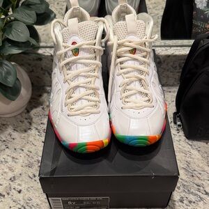 Nike little posite one size:5Y youth